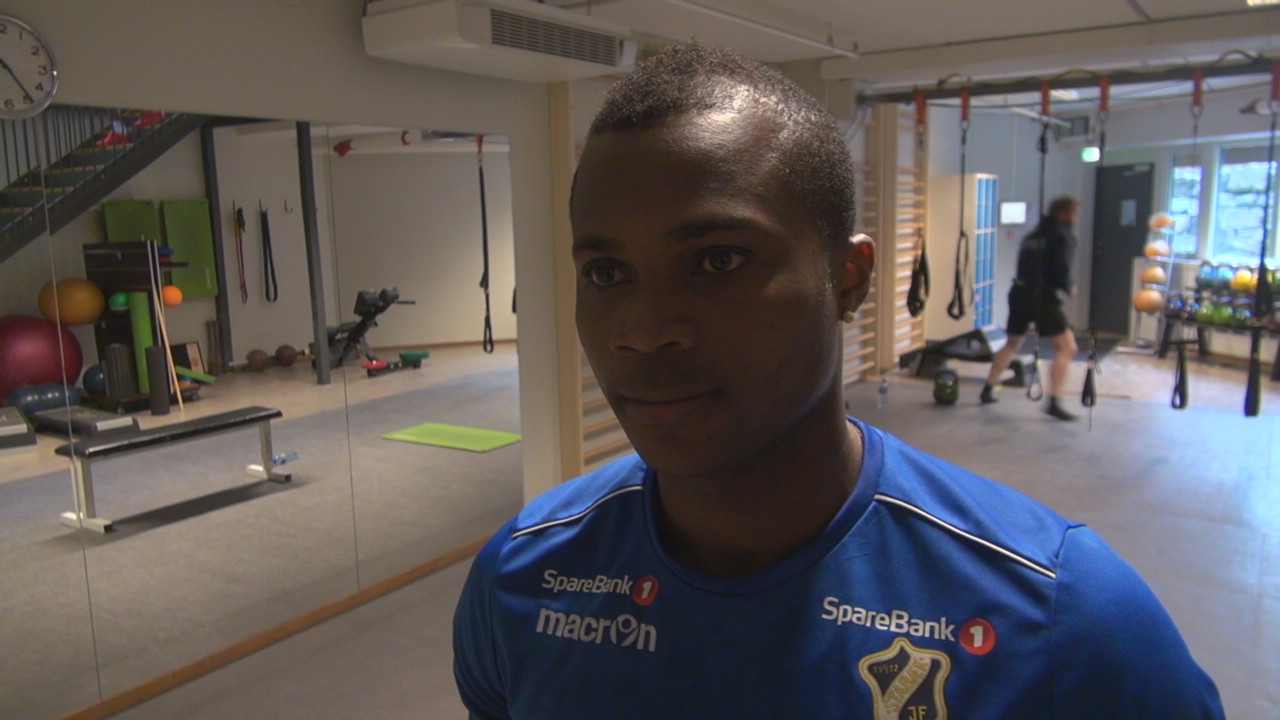 Nimely om debuten: - Bittersøt